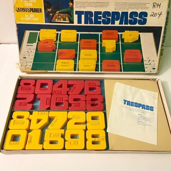 Vintage 1974 Trespass Board Game Parker Brothers Bilingual Instructions Complete - Picture 6 of 12